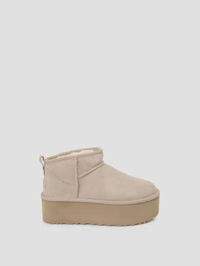 Ugg W Classic Ultra Mini Platform Boots In Neutral