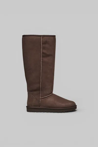 Ugg W Classic Ultra Tall In Brown