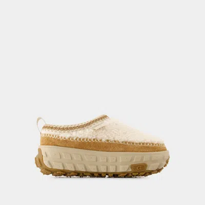 Ugg Venture Daze Sheepskin Platform Slippers In Beige