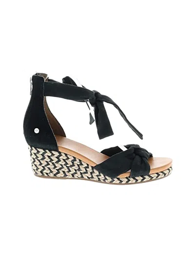 Pre-owned Ugg Wedges In Black