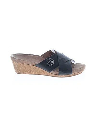 Pre-owned Ugg Wedges In Black