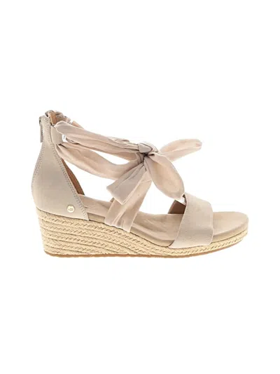 Pre-owned Ugg Wedges In Ivory