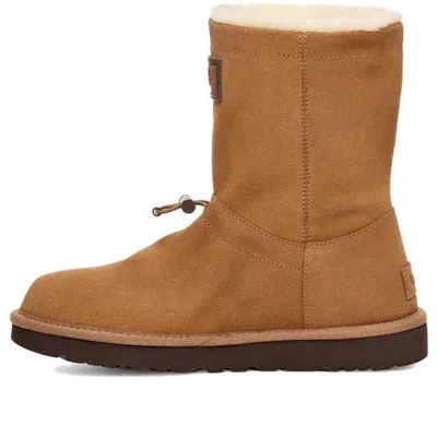 Ugg (wmns)  Classic Short Toggler 'chestnut' In Brown