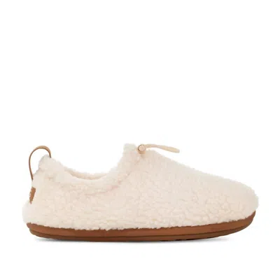 Ugg Women's Plushy Slipper In Natural/chestnut In White