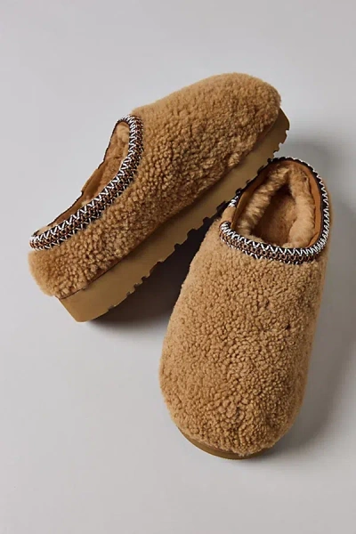 Ugg Women's Tasman Maxi Curly Slipper In Chestnut, Women's At Urban Outfitters In Brown