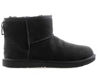 Pre-owned Ugg Women's  Classic Mini Ii Boot (kids) Sneakers In Black