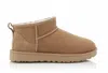 Ugg Stivali Ultra Mini Con Applicazione In Neutral