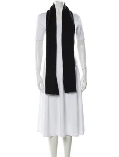 Pre-owned Ugg Wool Printed Scarf In Black