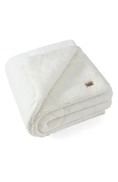 Ugg(r) Avery Quilted Throw Blanket