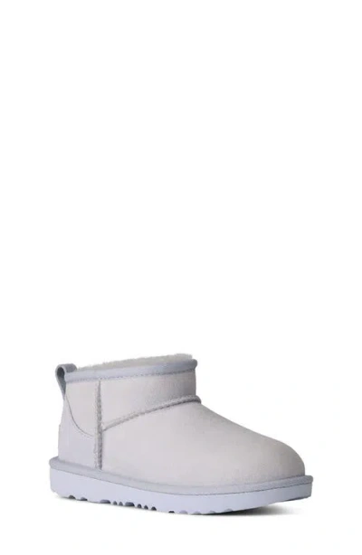 Ugg (r) Kids' Classic Ultra Water Resistant Genuine Shearling Mini Boot In White