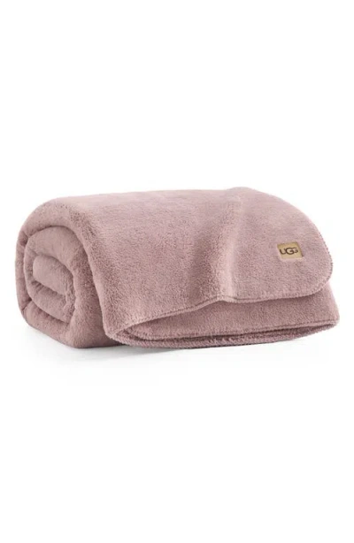 Ugg (r) Sage Plush Throw Blanket In Pink
