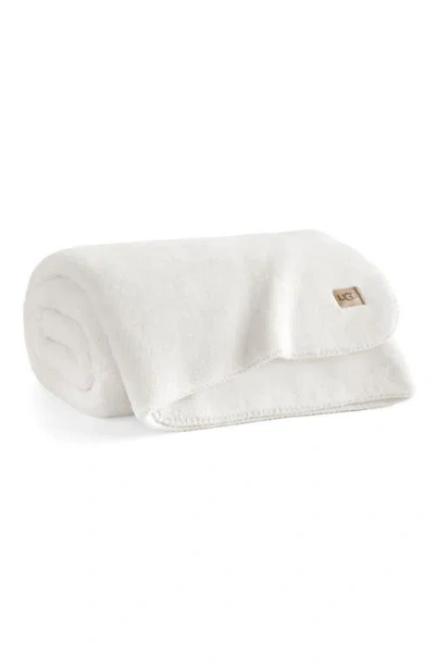 Ugg (r) Sage Plush Throw Blanket In White