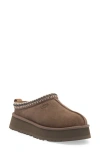 Ugg(r) Tazz Platform Slipper In Hickory