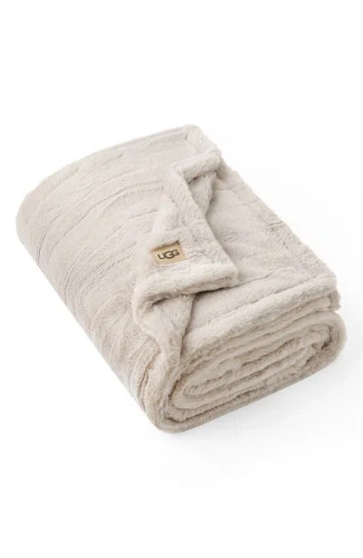 Ugg (r) ® Valor Throw Blanket In Clamshell