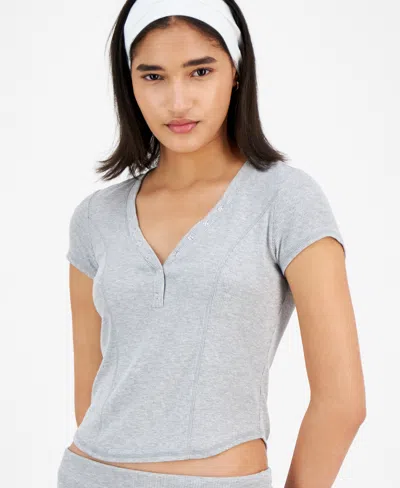 Ultra Flirt Juniors' Ribbed Cropped Henley Short Sleeve In Grey Whisper Heather