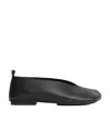 Uma Wang Leather Ballet Flats With An Asymmetric Toe. In Black