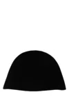 Uma Wang Berretto A Coste In Cashmere In Black