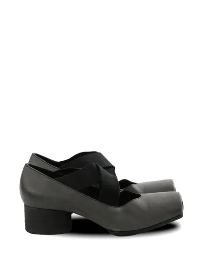 Uma Wang Cross-strap Pumps In Gray