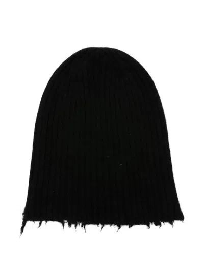 Uma Wang Ribbed Frayed Beanie Hat In Black