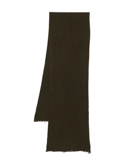 Uma Wang Ribbed Frayed-edge Scarf In Green