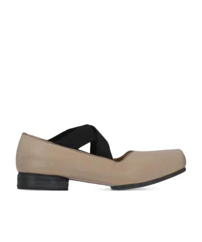 UMA WANG SQUARE HEAD FLAT-SOLED SHOES