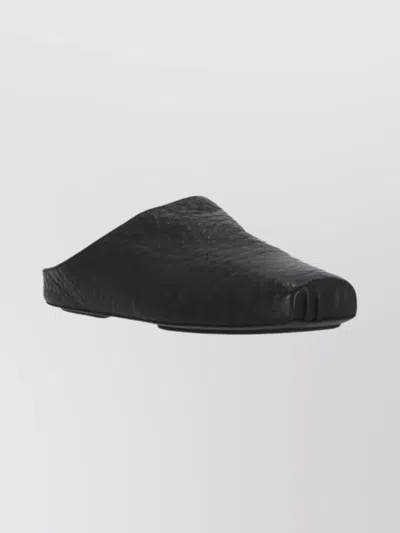 UMA WANG WOMEN'S LEATHER FLAT SANDALS