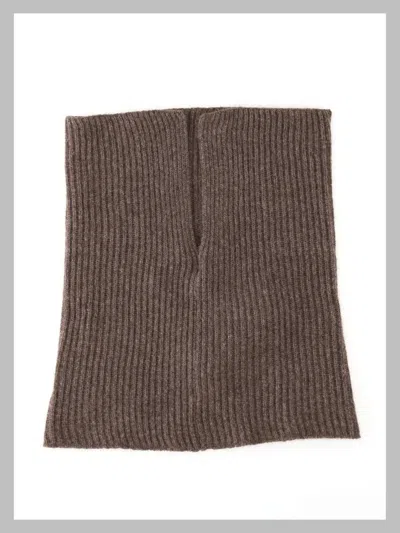 UMA WANG UMA WANG WOMEN'S SCULPTED SCARF WITH MODERN PATTERN DETAIL