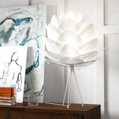Umage Silvia 31" Tripod Table Lamp In White,white