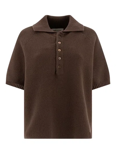 Umarmung Buttoned Polo-neck Top In Brown