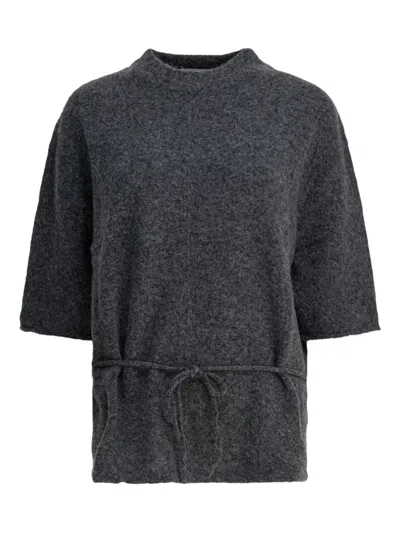 Umarmung Short-sleeve Tie Sweater In Gray