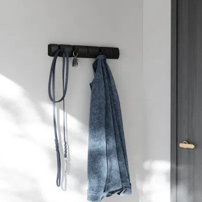Umbra Flip 5 Hook  Black
