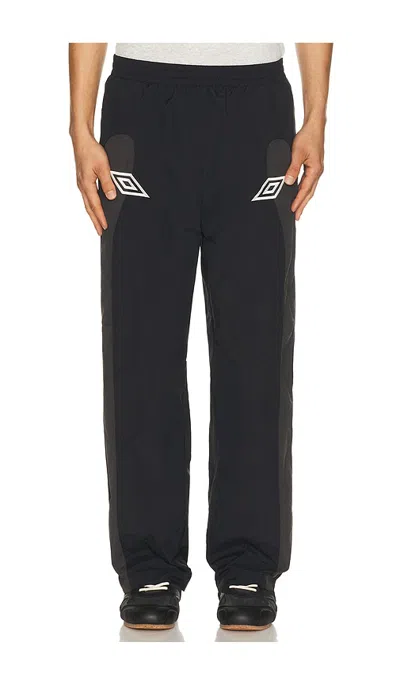 Umbro 바지 In Black Charcoal