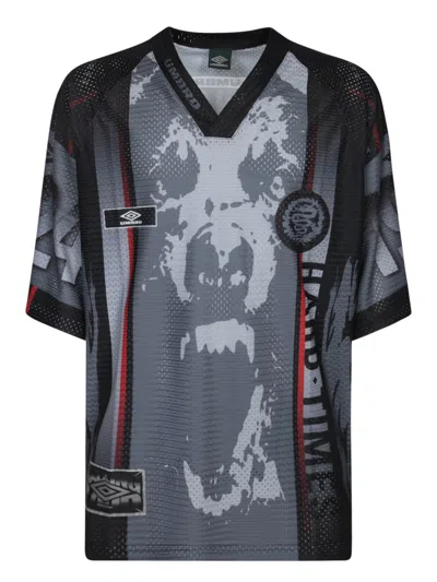 Umbro Black T-shirt With Bold Lion Graphic And Breathable Mesh In Gray