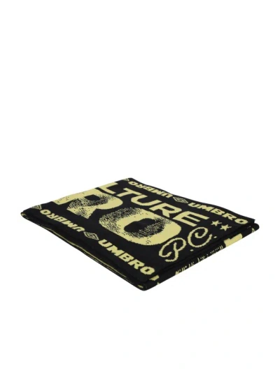 Umbro Jacquard Knit Scarf With All-over Graphic Logo In Black