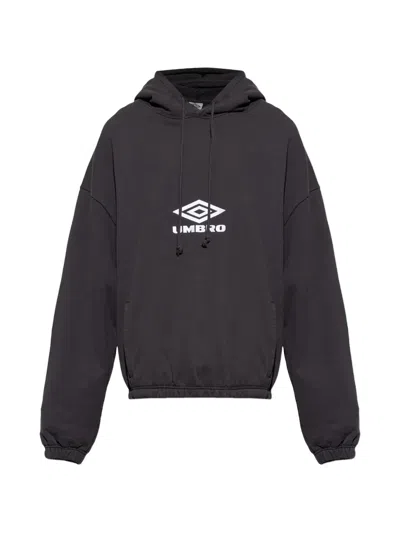 Umbro Logo-embroidery Hoodie In Brown