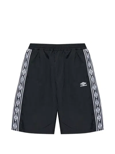 Umbro Logo-embroidery Shorts In Black