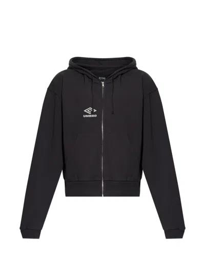 Umbro Logo-embroidered Zip-up Hoodie In Black