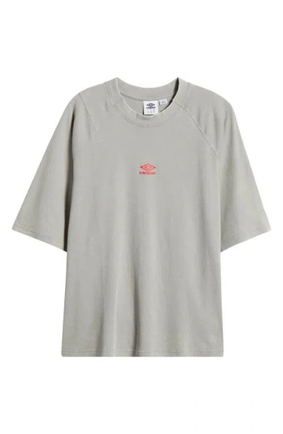 Umbro Washed Cotton Graphic T-shirt In Griffin