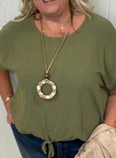 Umgee Basic Short Sleeve Top In Olive In Green