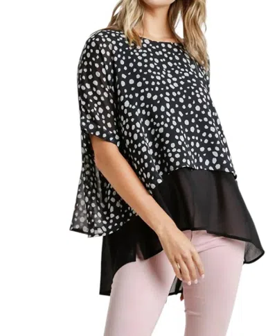 Umgee Dalmatian Layered Cuff Sleeve Top In Black In Animal Print