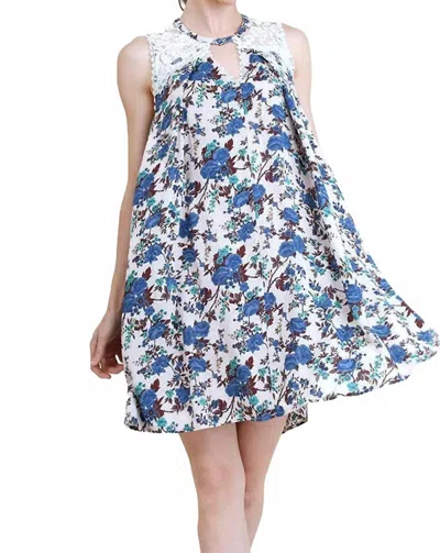 Umgee Floral & Lace Sleeveless Dress In Blue