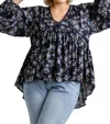Umgee Floral Lace Trim High Low Babydoll Top - Plus In Navy In Black