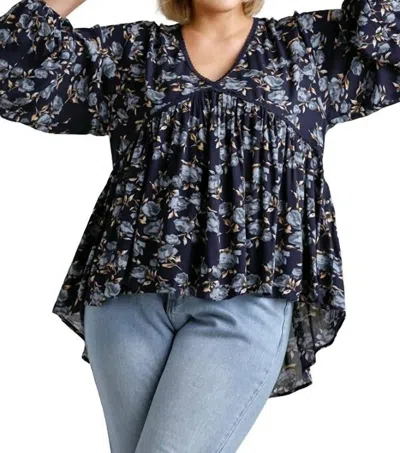 Umgee Floral Lace Trim High Low Babydoll Top - Plus In Navy In Black