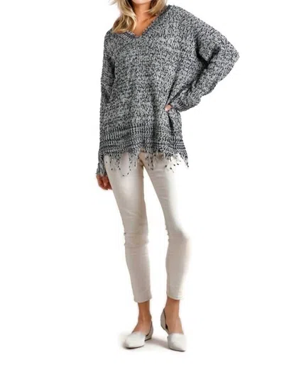 Umgee Frayed Knit Pullover Sweater In Oreo In Multi