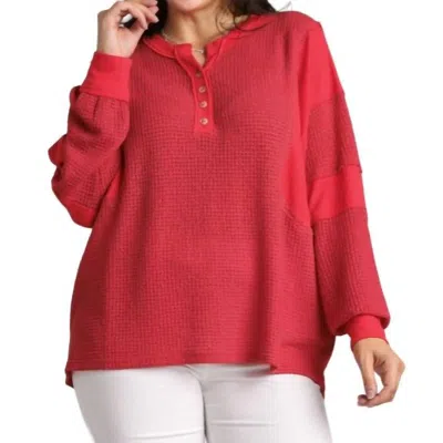 Umgee Henley Waffle Knit Tunic Top In Red