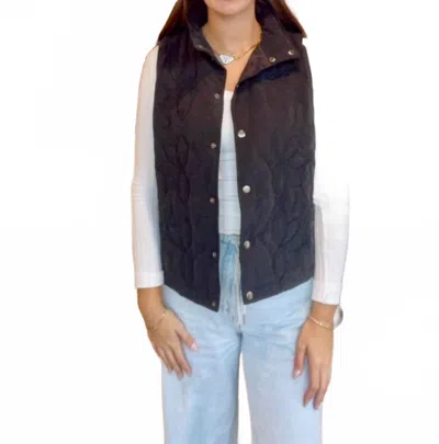 Umgee Irena Quilted Vest In Black