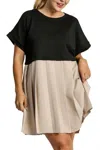 Umgee Pleated Dress With Side Pockets In Black In Black