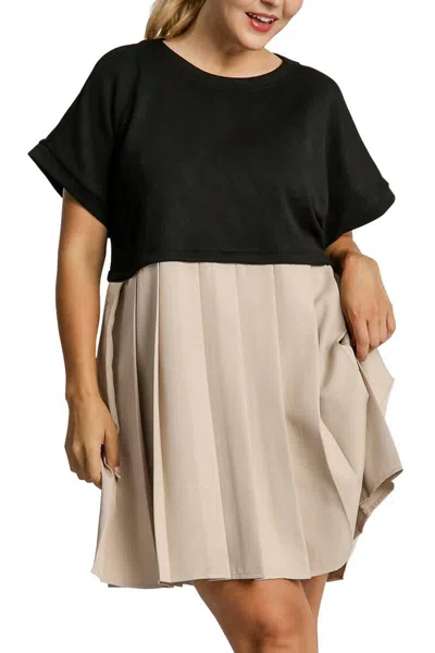 Umgee Pleated Dress With Side Pockets In Black In Multi
