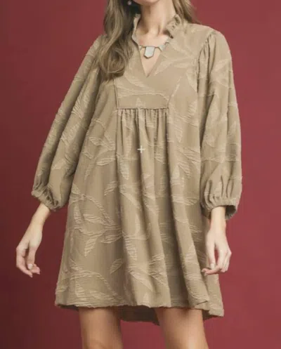 Umgee Jacquared Baby Doll Dress In Brown