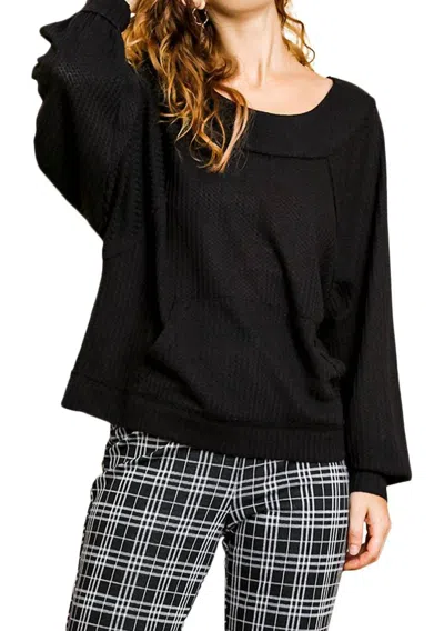 Umgee Kangaroo Pocket Waffle Knit Top In Black